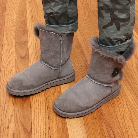 Ugg Bailey Button Boots 7 - Picture 2 of 8